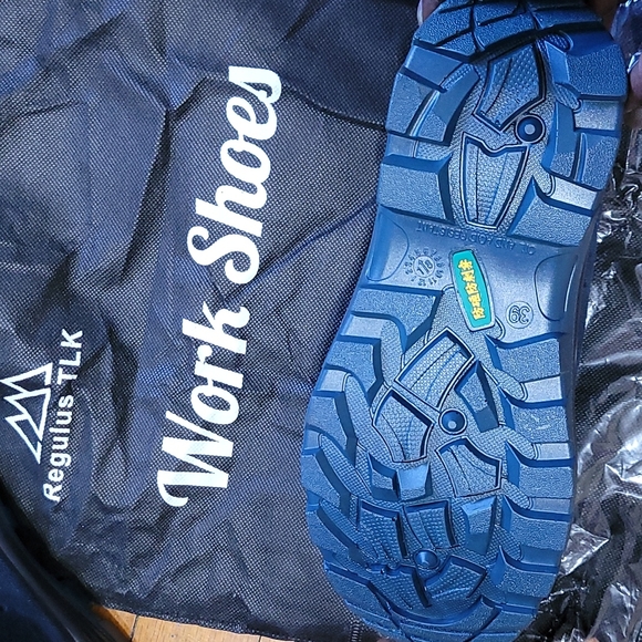 Work shoes - Picture 2 of 3